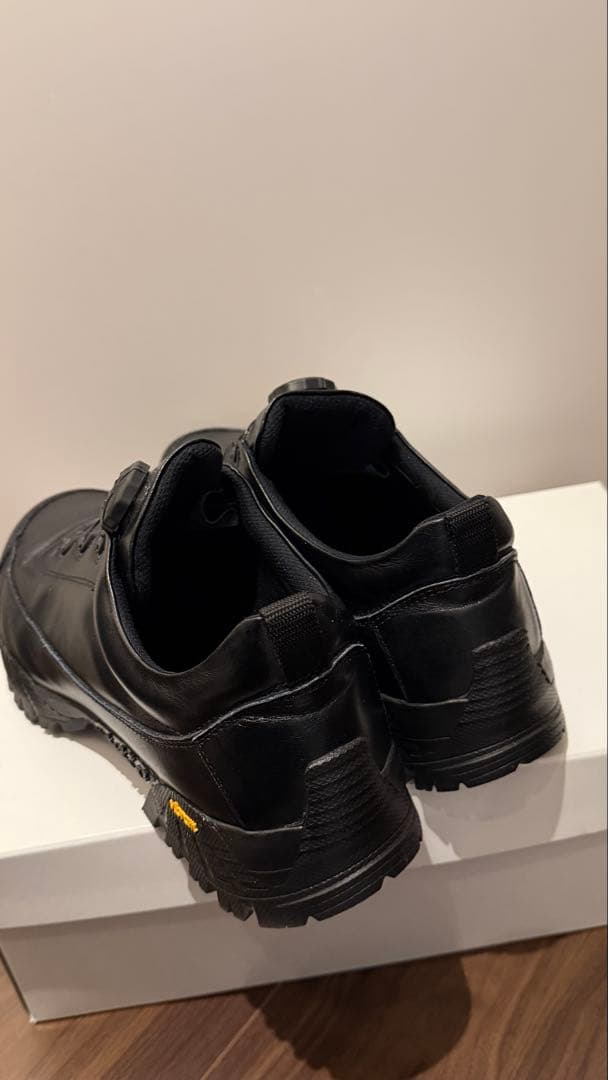 箱付 YOAK JOURNEY DISC BLACK ヨーク スニーカー