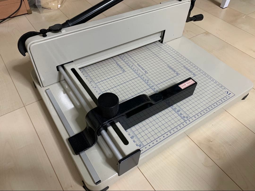 【中古品】ダイシン商事 大型裁断機 ペーパーカッター DS-858A4