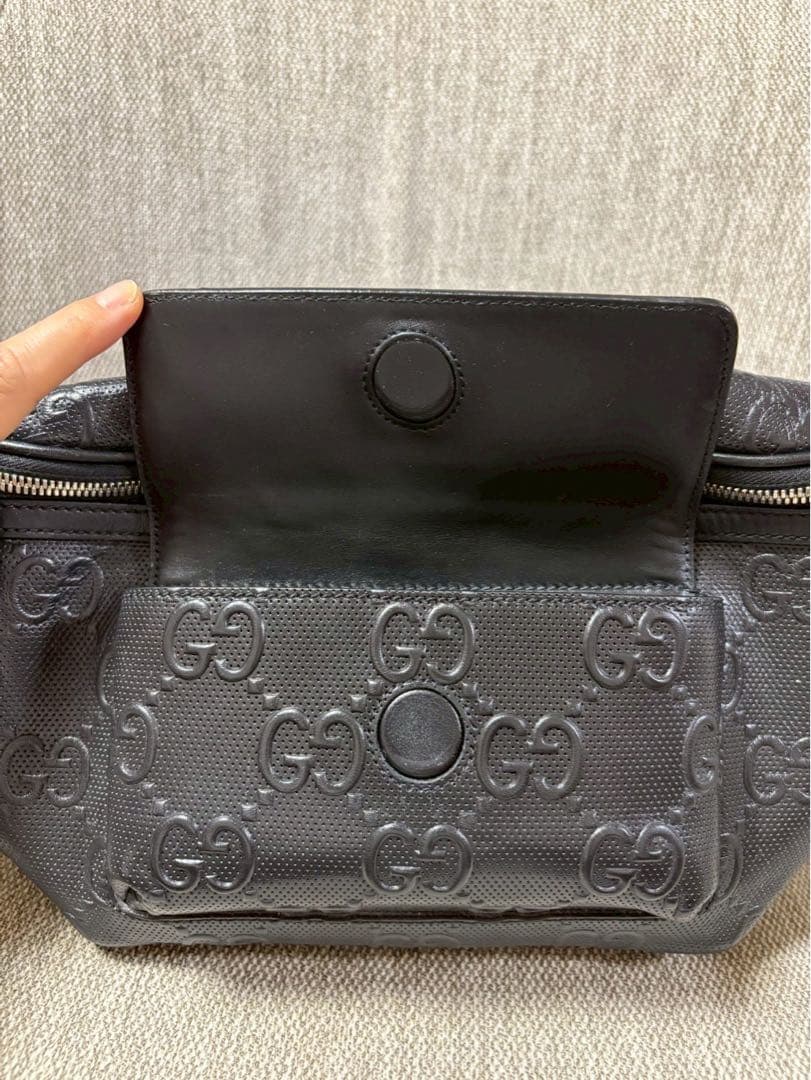 【期間限定大幅値下げ】GUCCI ボディバッグ ブラック レザー 645093