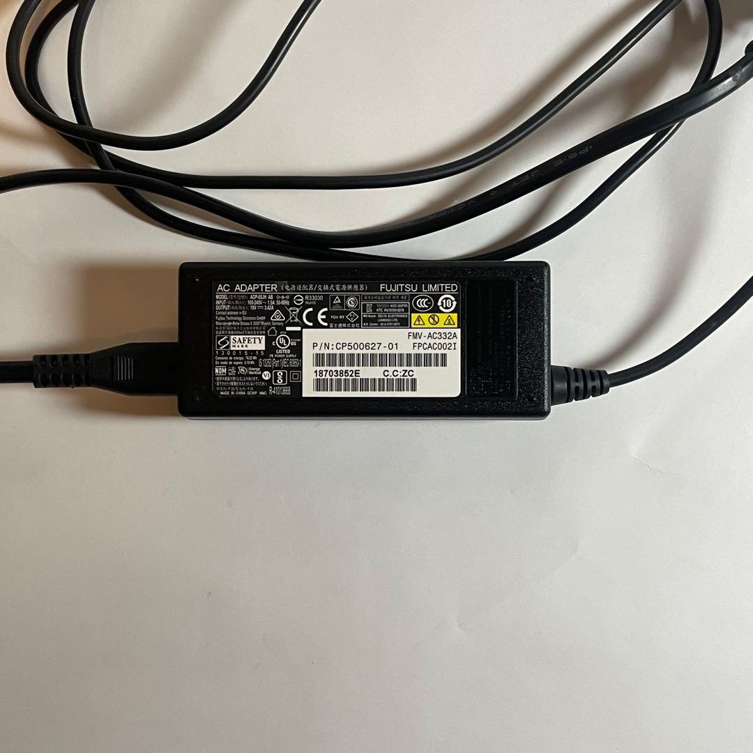 【美品】富士通☆LIFEBOOK☆レッド☆SSD搭載サクサク☆カメラ付き