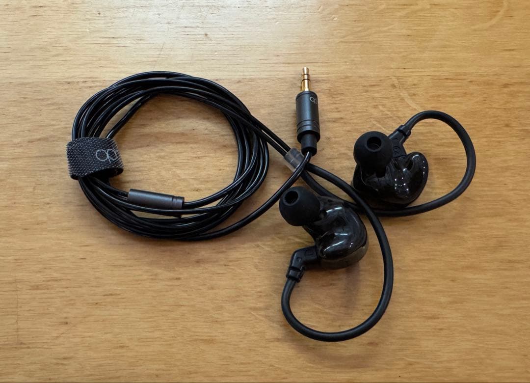 【美品】qdc SUPERIOR BLUE 有線イヤホン