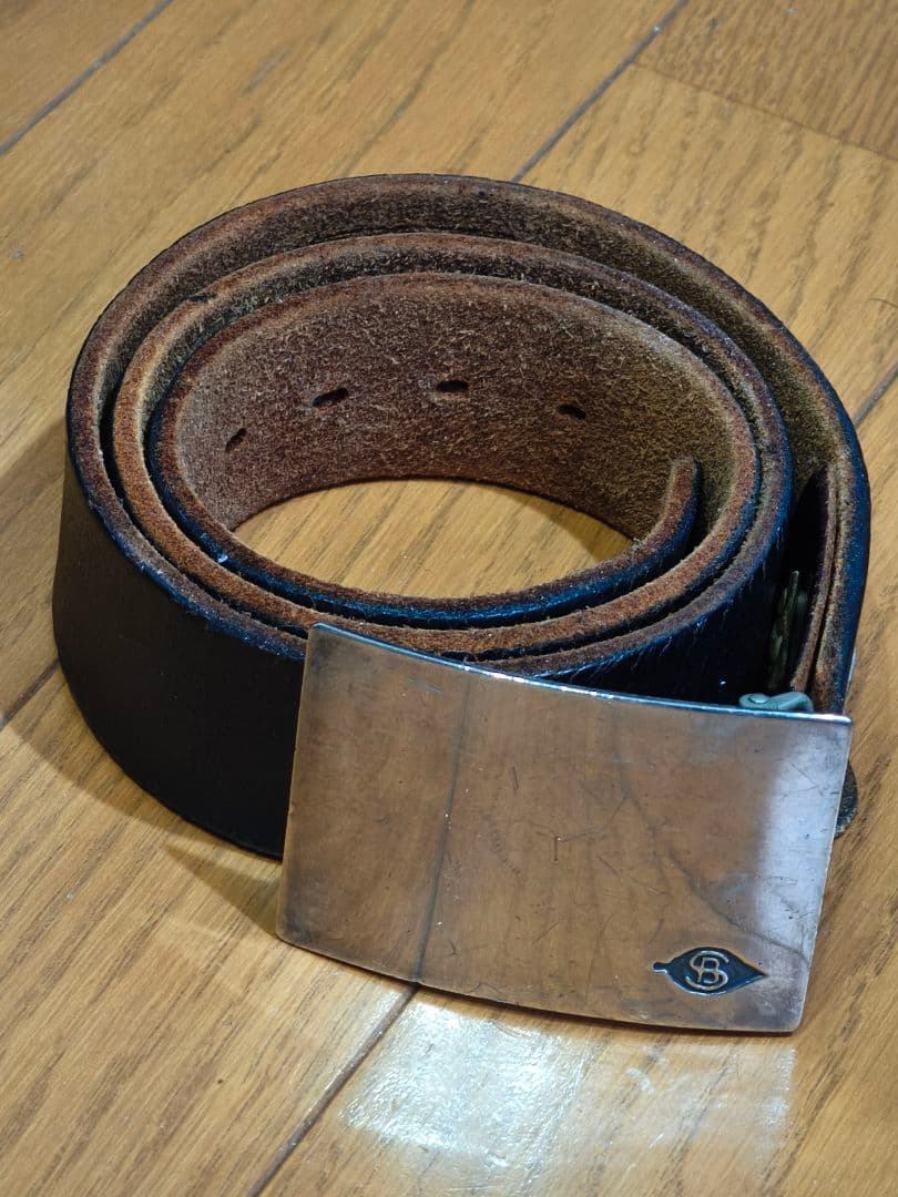 レッドムーン　シルバーバックル　茶芯ベルト