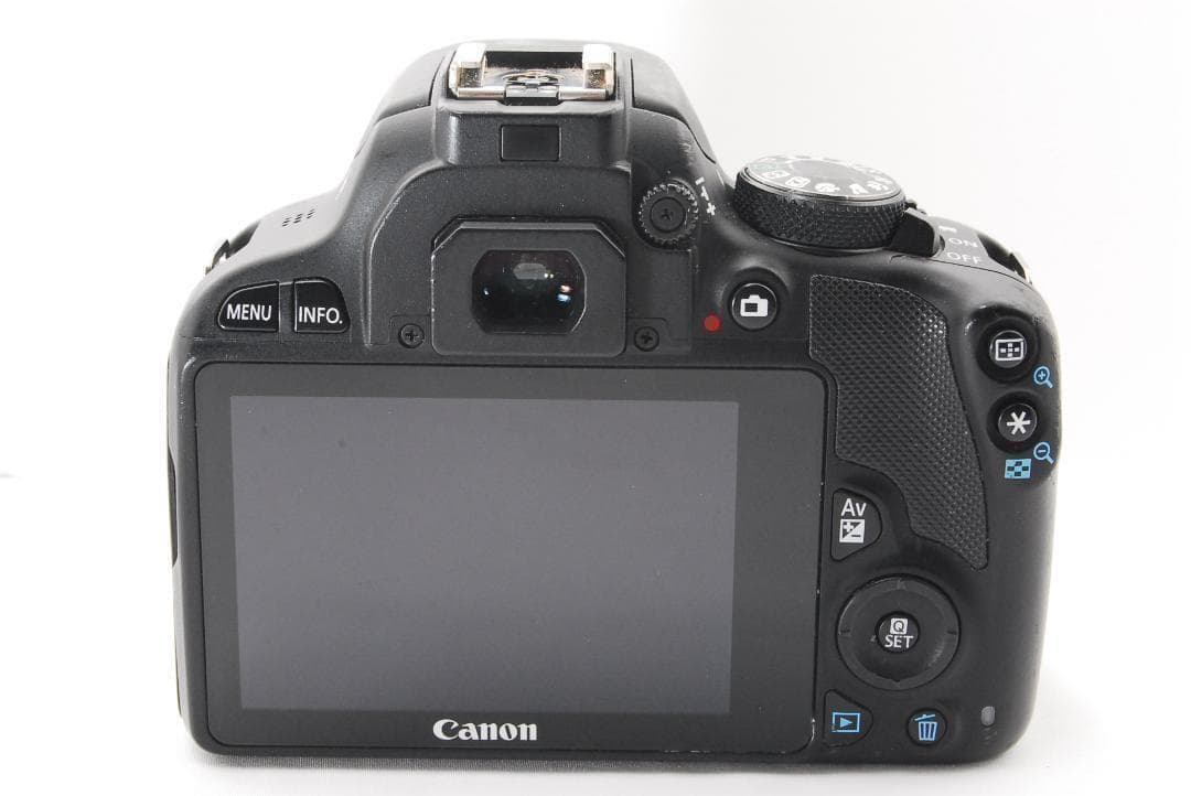 Canon EOS kiss x7 手のひらサイズでコンパクト！持ち運び楽々♪