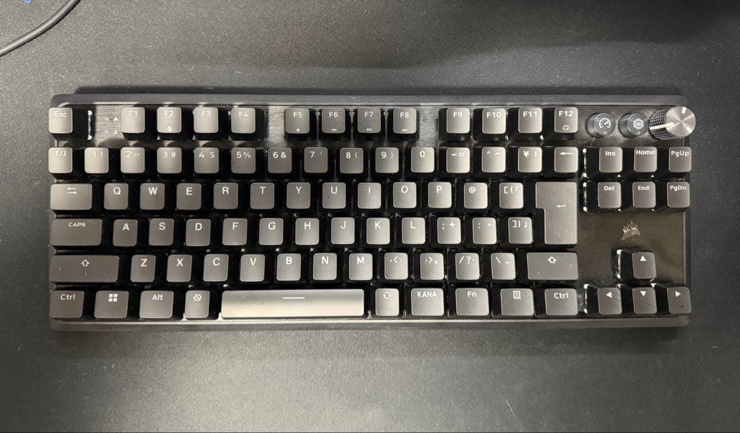 美品　保証あり　CORSAIR K70 PRO TKL &純正PBTキャップ3種