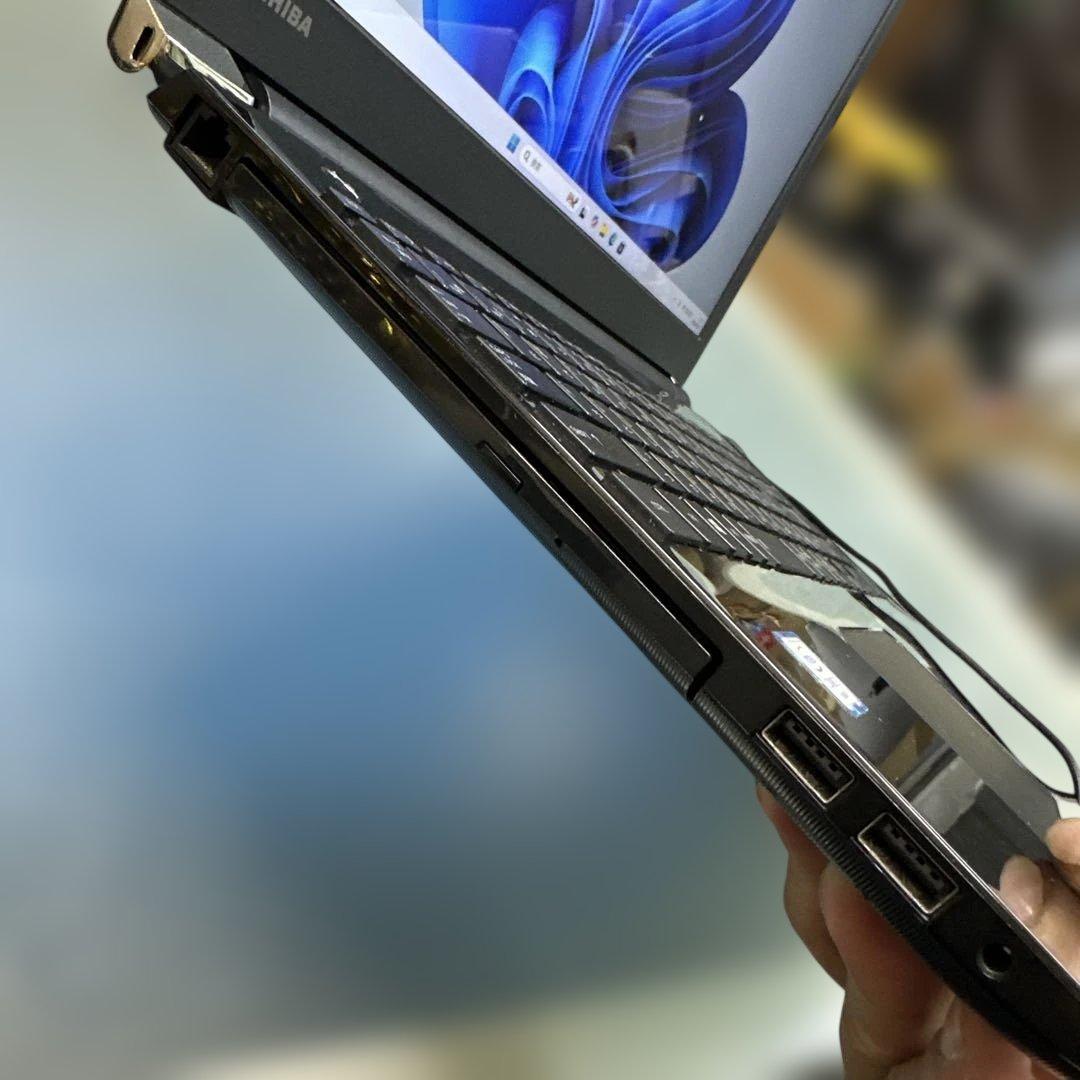 19. 東芝15.6型Windows11ノートパソコン