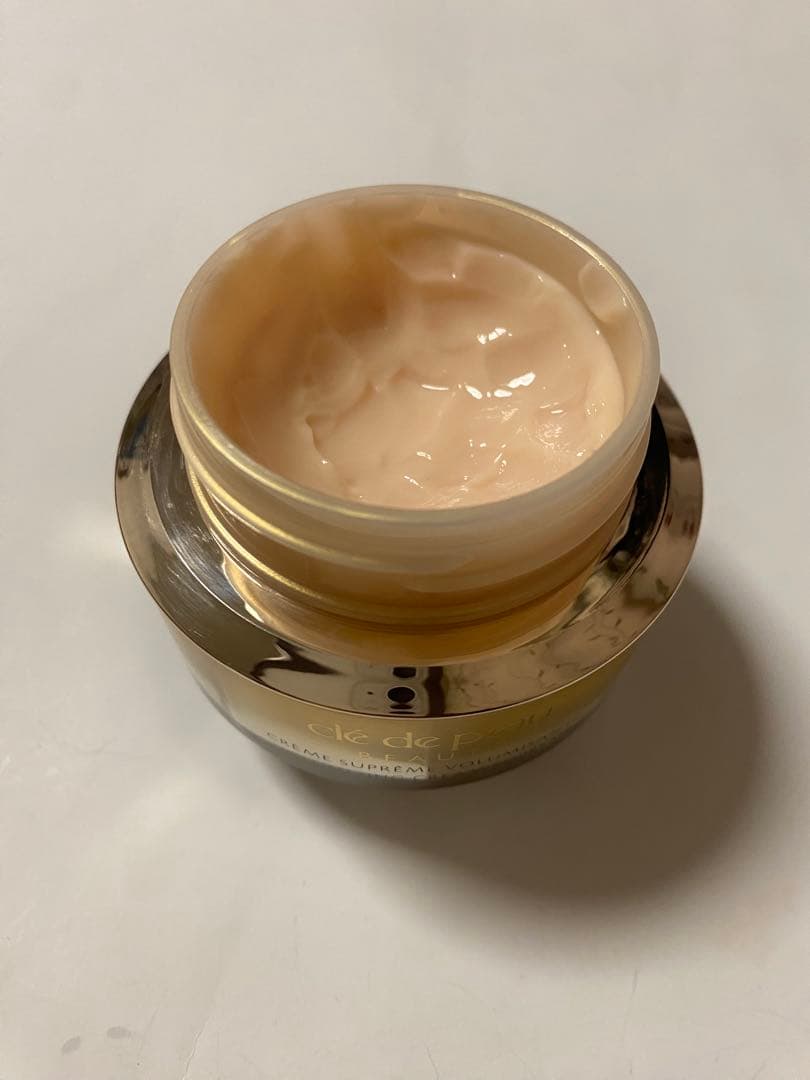 限定お値下げ❗️サンプル付き❗️クレ・ド・ポー ボーテ　クレームヴォリュミザントＳ☆