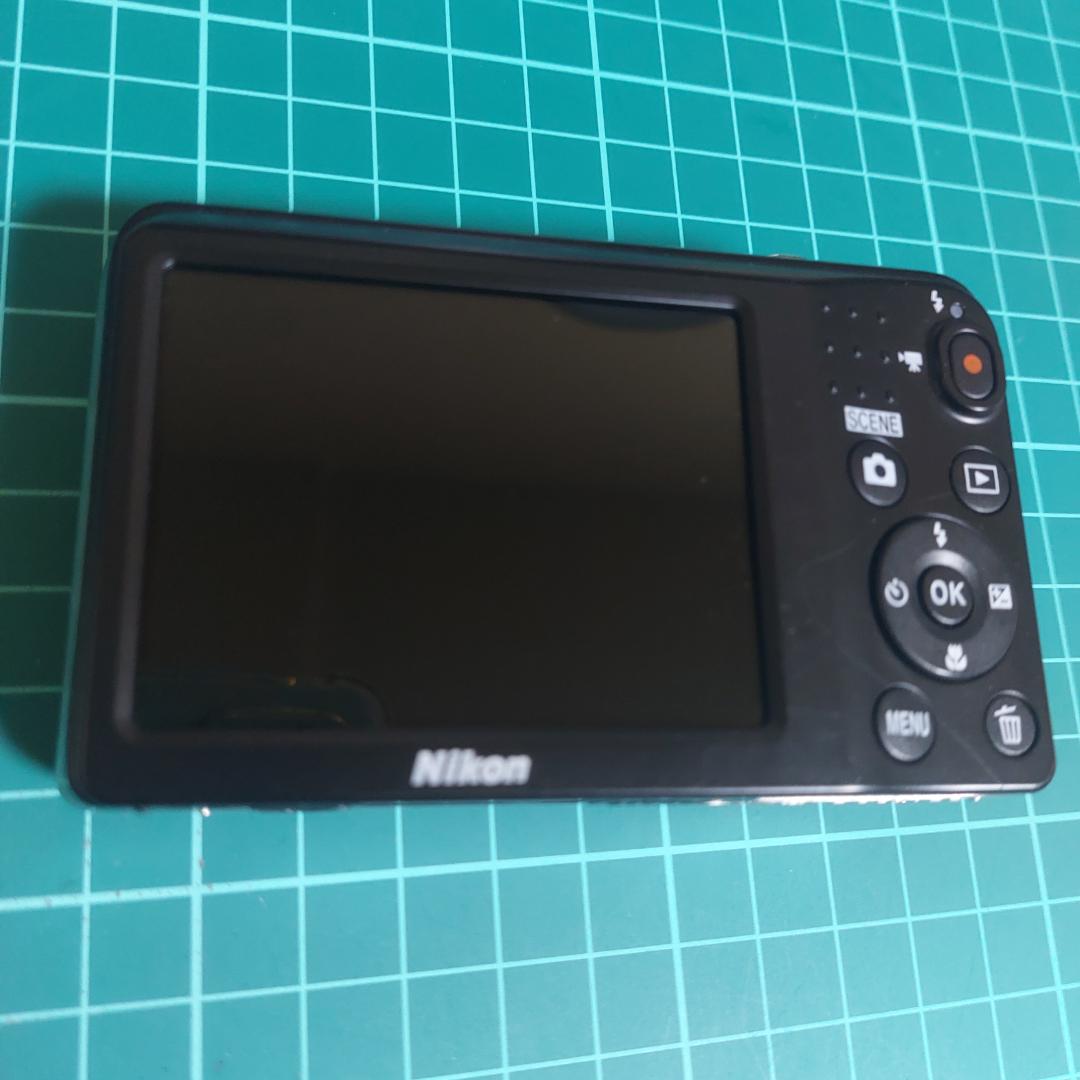 Nikon COOLPIX A10　ニコン クールピクス　シルバー