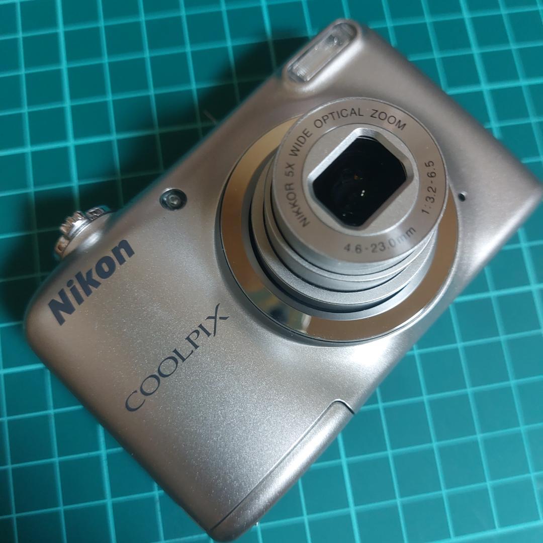 Nikon COOLPIX A10　ニコン クールピクス　シルバー