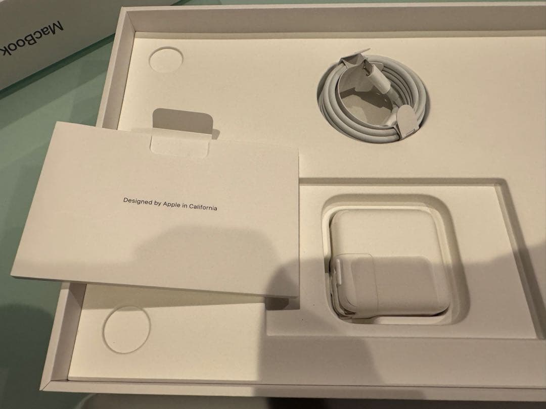 Macbook Air M1 充電回数少なめ 新品充電器ケーブル付 13インチ