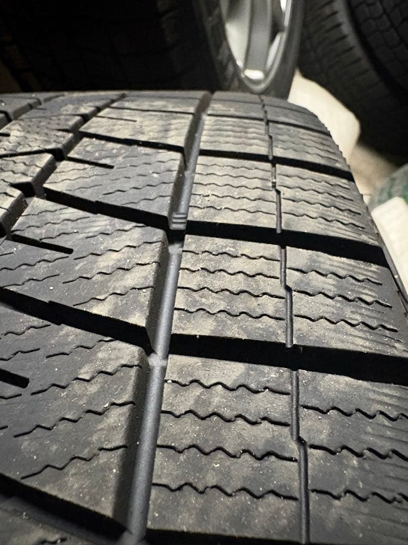 売切セール！1月31日まで【送料込】235/60R18 スタッドレスセット