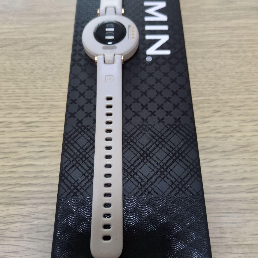 値下げ!!GARMIN デジタル腕時計 ホワイト　中古品