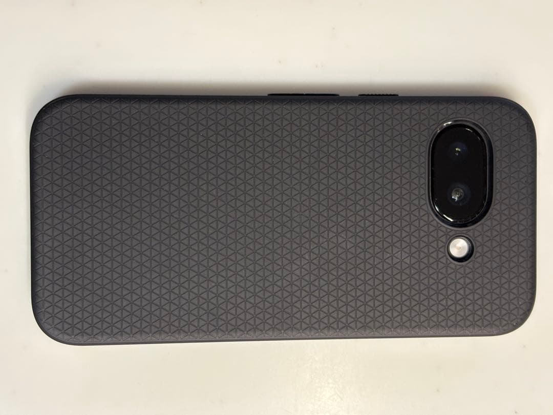 Google Pixel 9a Obsidian 本体 spigenケース付き