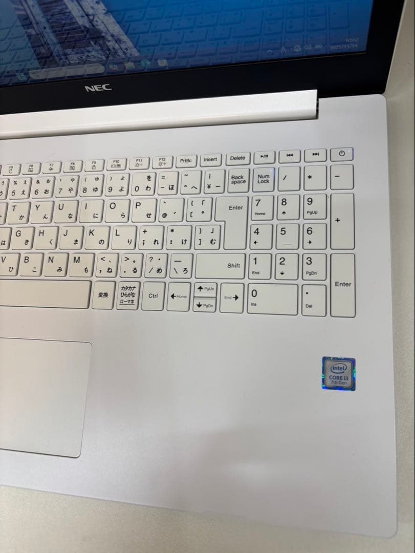 520　美品✨薄型NEC LAVIE SSD500 Windows11