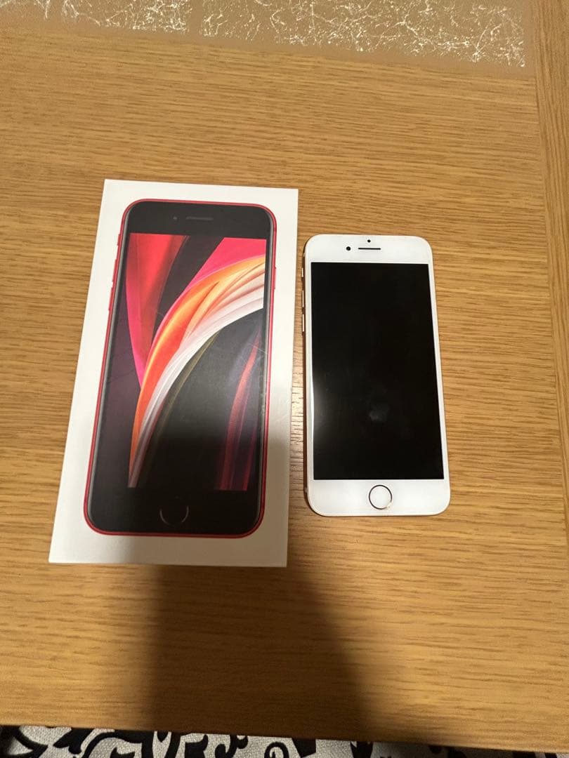iPhone SE ゴールド