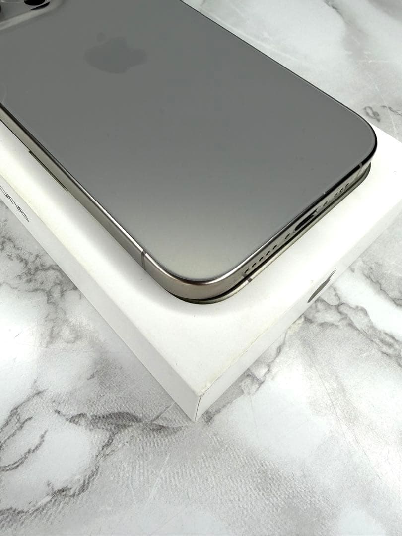 【美品】Apple iPhone 15 Pro 128 ナチュラルチタニウム