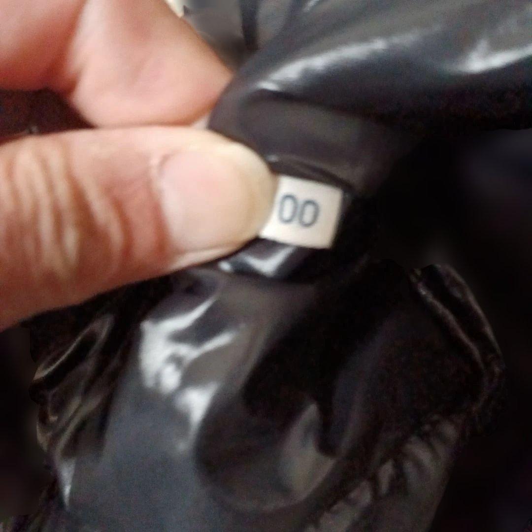 MONCLER (美品)ブラック (国内正規品)ダウンジャケット フード付き