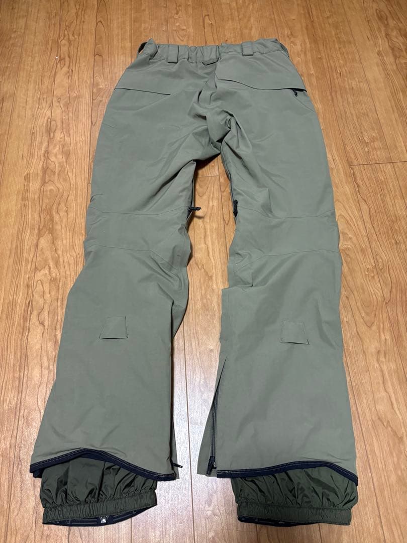 【値下げ中】Burton [ak] スノーボードウェア S カーキ