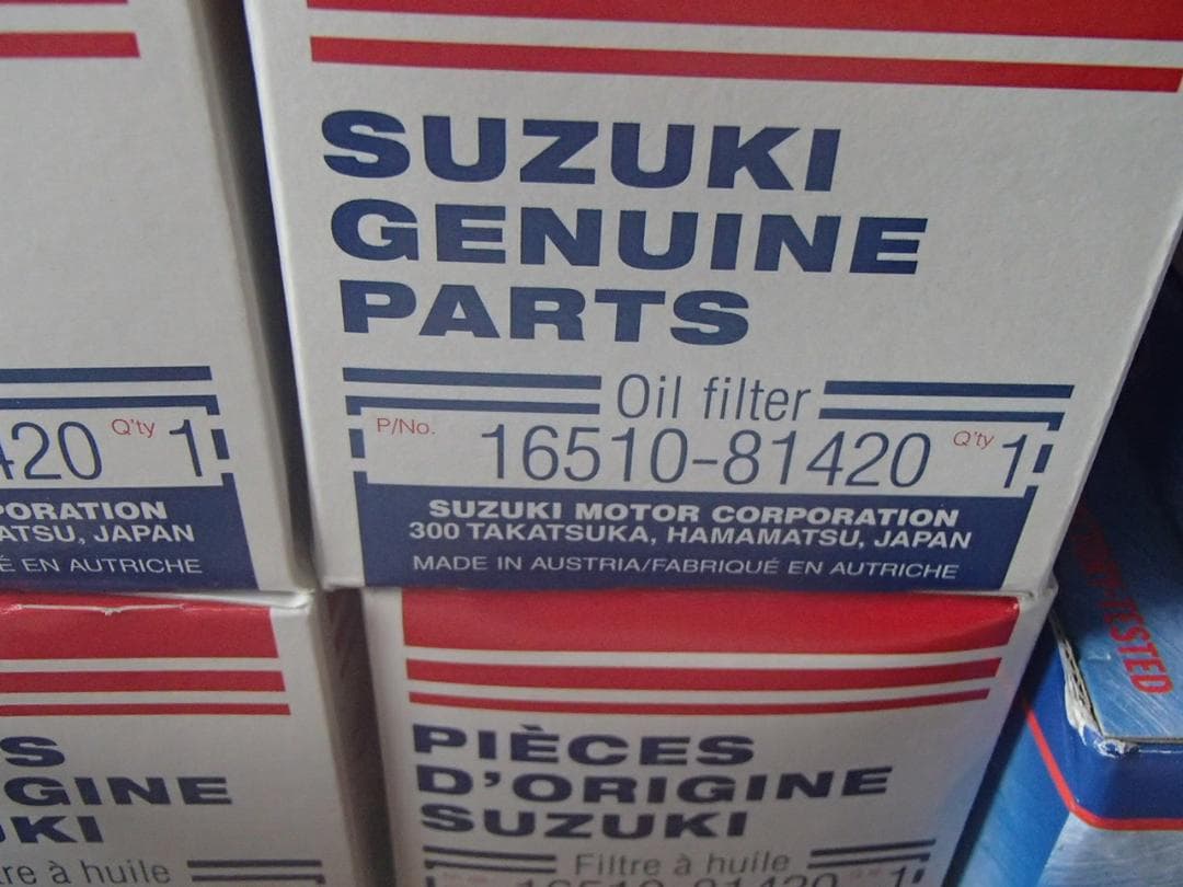 スズキ　純正オイルフィルター　純正プラグ　エアコン、エアーフィルター、パッド