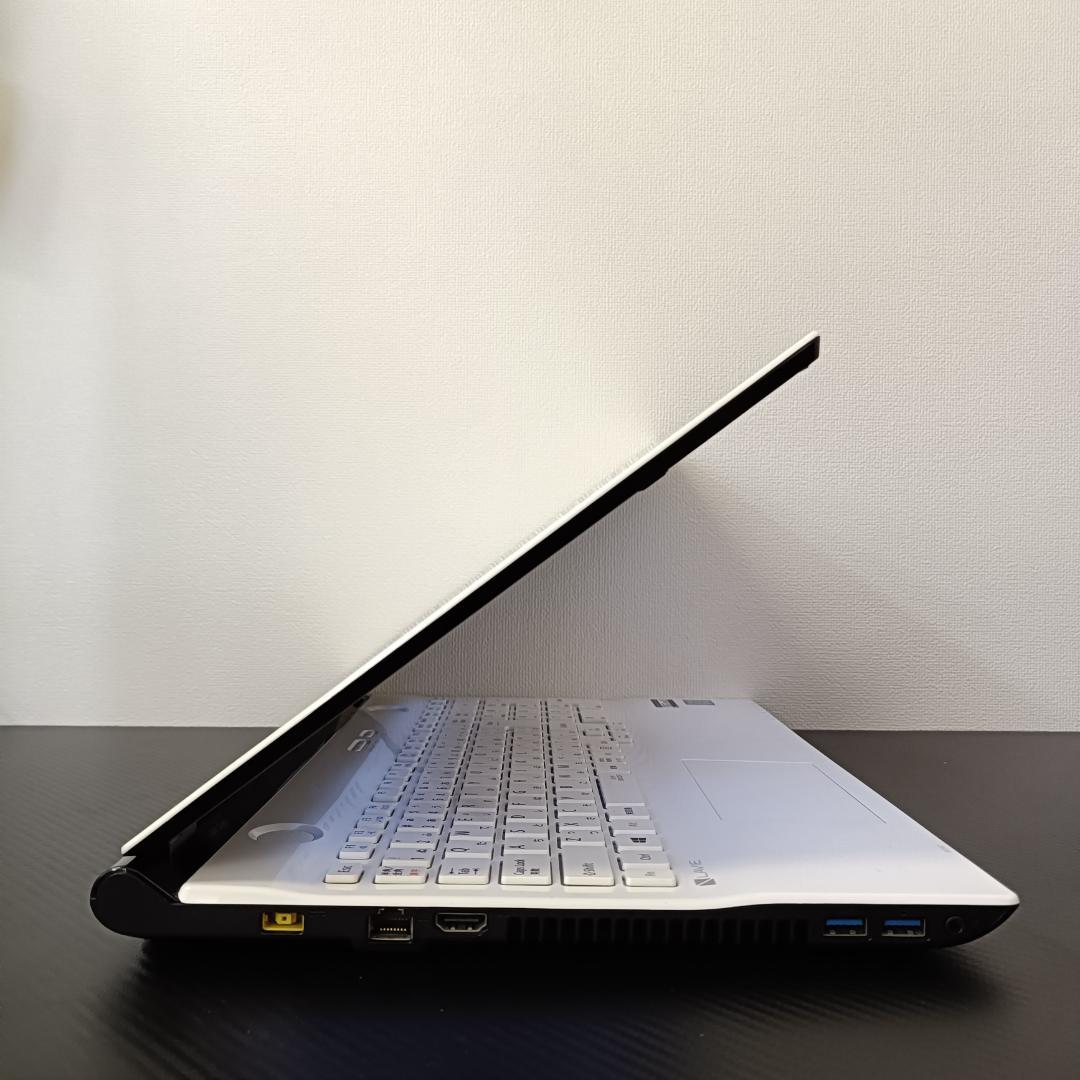 【美品】NEC ノートPC i7 SSD メモリ12GB Windows11 白