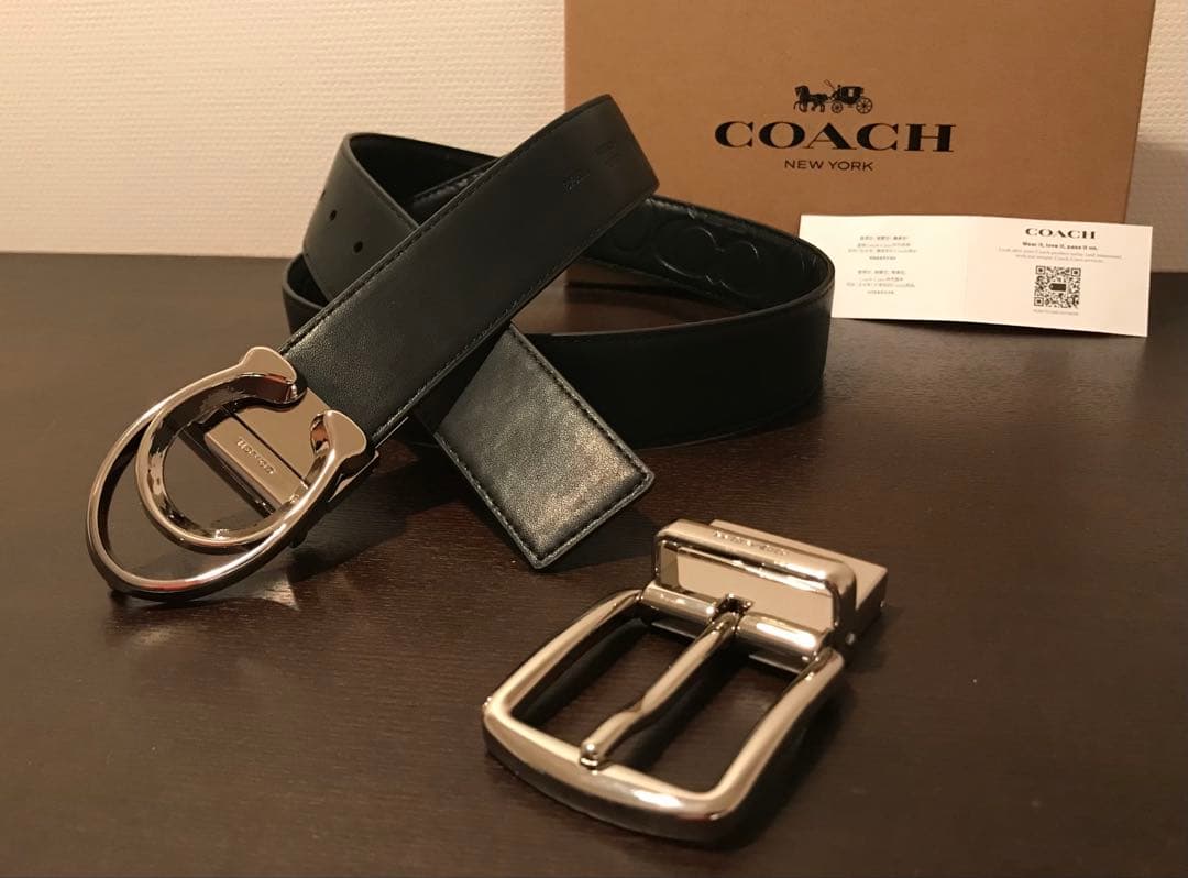 新品COACHコーチシグネチャーフリーサイズリバーシブルベルトギフト箱付き