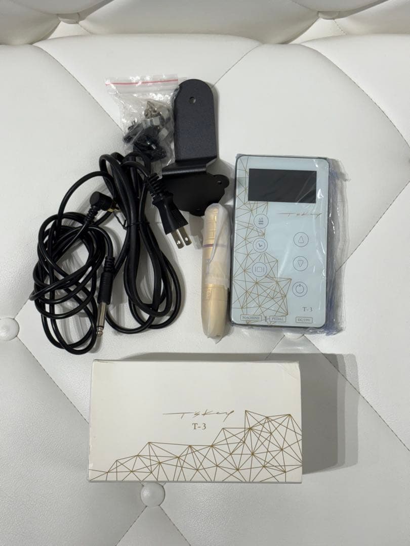 【新品】アートメイクマシン　ホワイト　TOMOMI先生のT‘s keyブランド