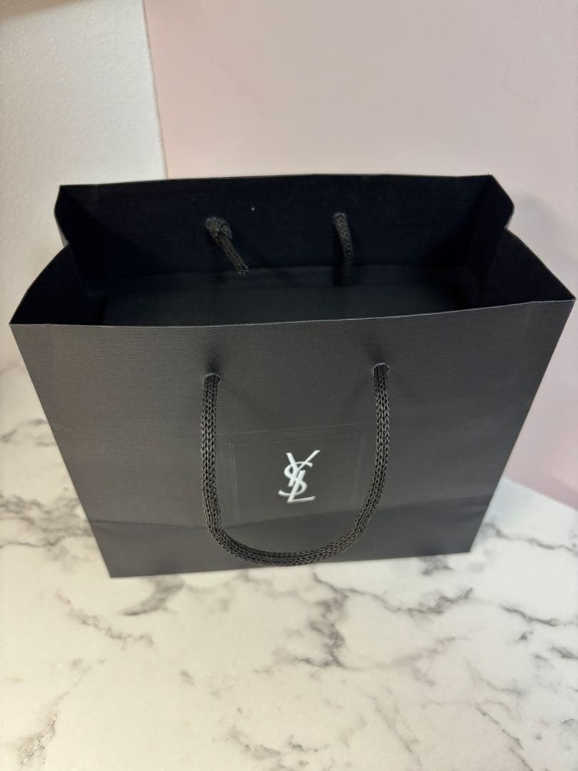 イヴ・サンローラン　オールアワーズ ハイパールミナイザー ハイライトパウダー69