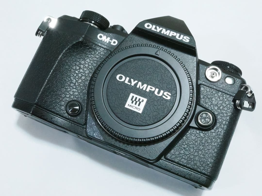 デジタルカメラ OLYMPUS OM-D EM-5 MARKII