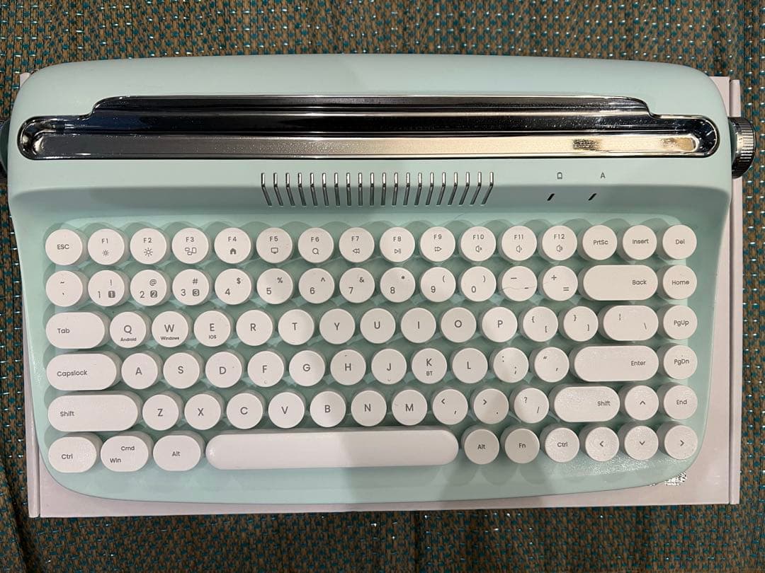 YUNZII ACTTO B303 ワイヤレス　キーボード　タイプライター