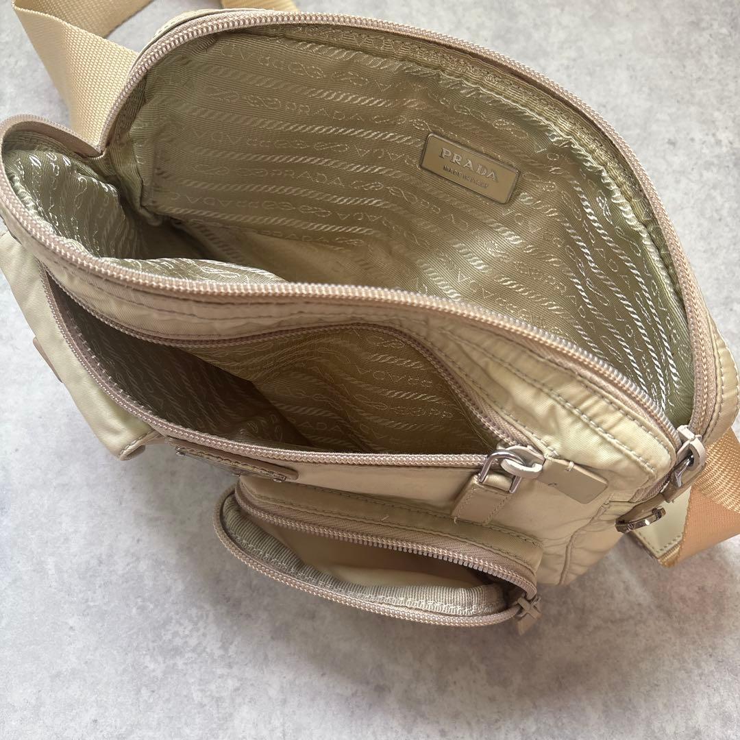 プラダ　ナイロン　ウエストポーチ　ボディバッグ