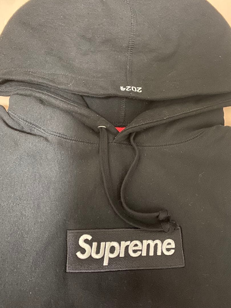 美品2024 シュプリーム　BOX LOGOフーディー　Mサイズ　確実正規品