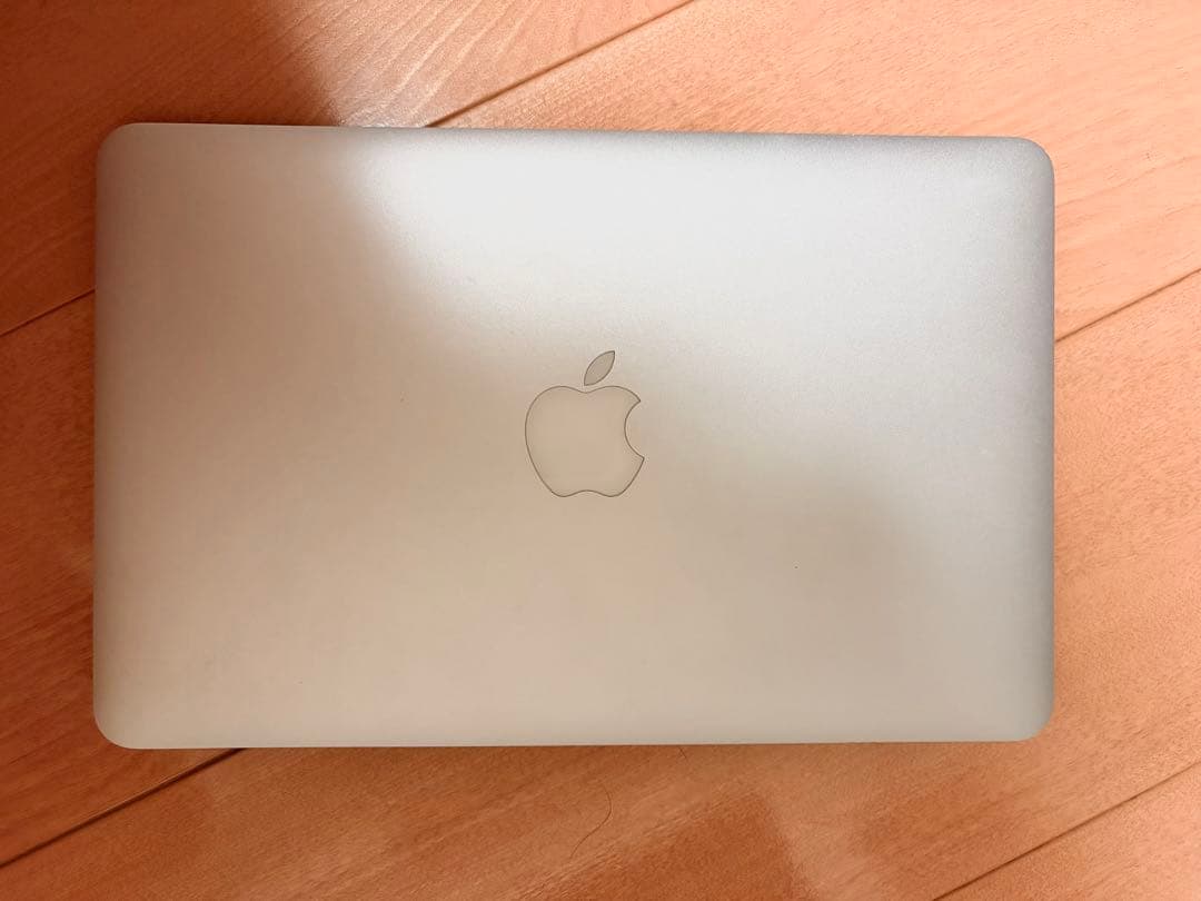Apple MacBook Air シルバー 11.6インチ　A1465