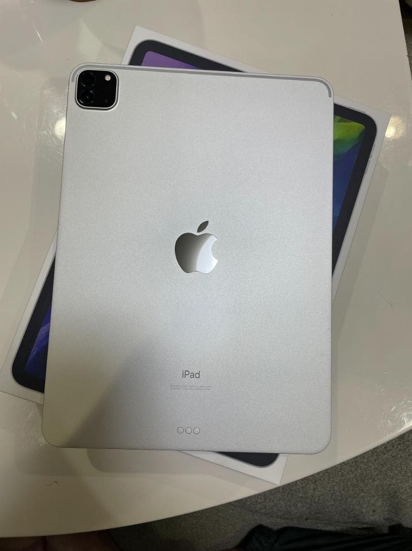 iPad Pro (第2世代) 11インチ wi-fiモデル　128GB美品