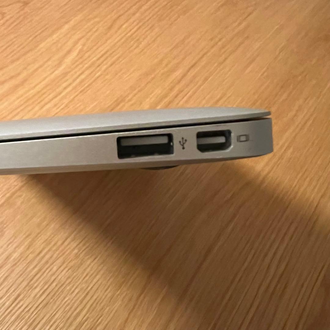 Apple MacBook Air 11インチ　2010