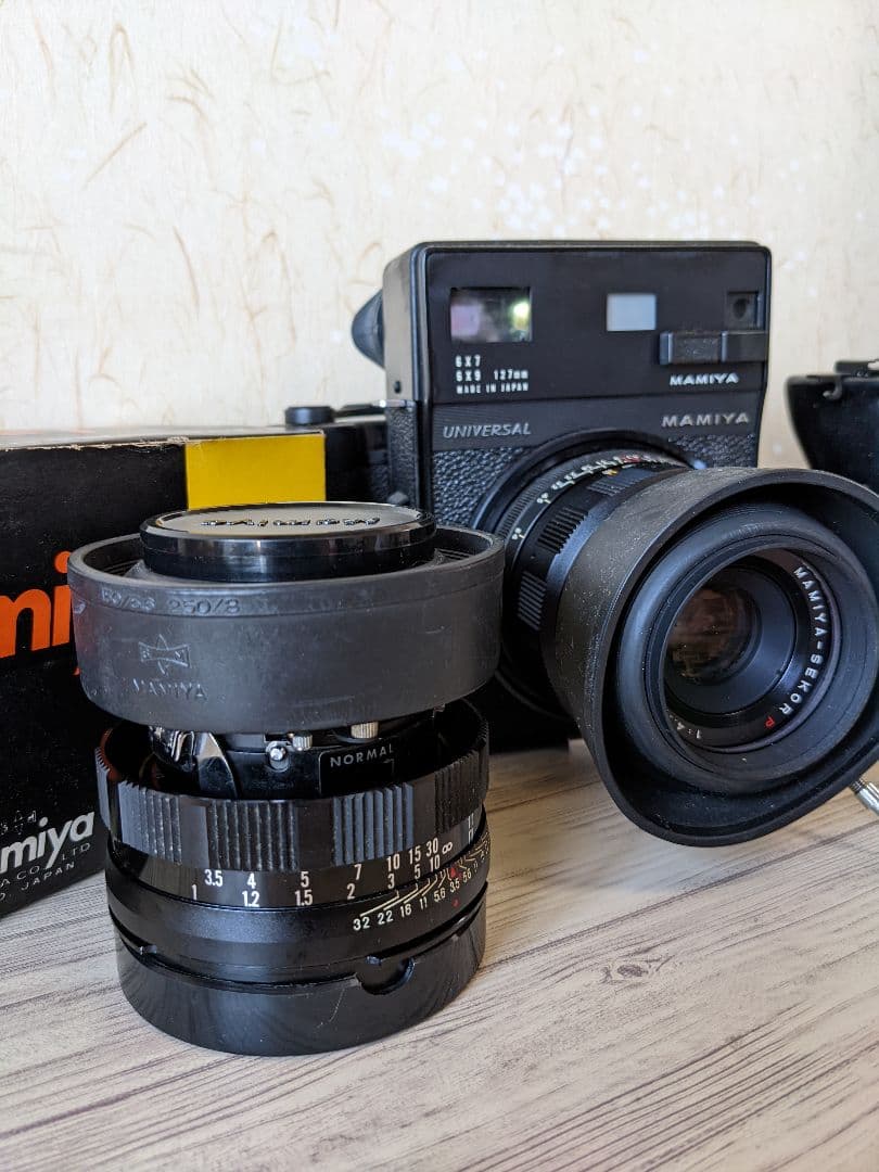 MAMIYA UNIVERSAL　カメラ　昭和レトロ
