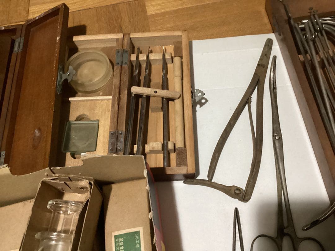 アンティーク医療器具大量　外科手術　注射器　ハサミ　木箱入り