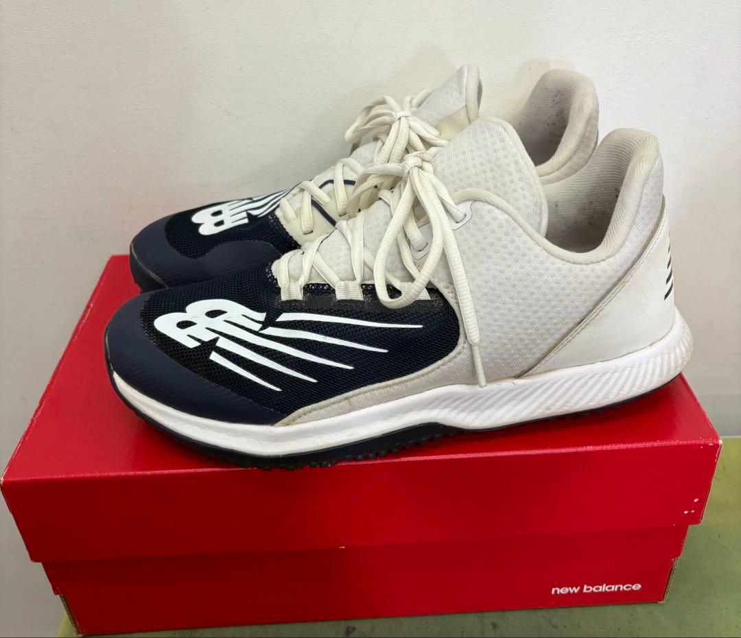 バ*ン様 New Balance トレーニングシューズ ネイビー/ホワイト　人気