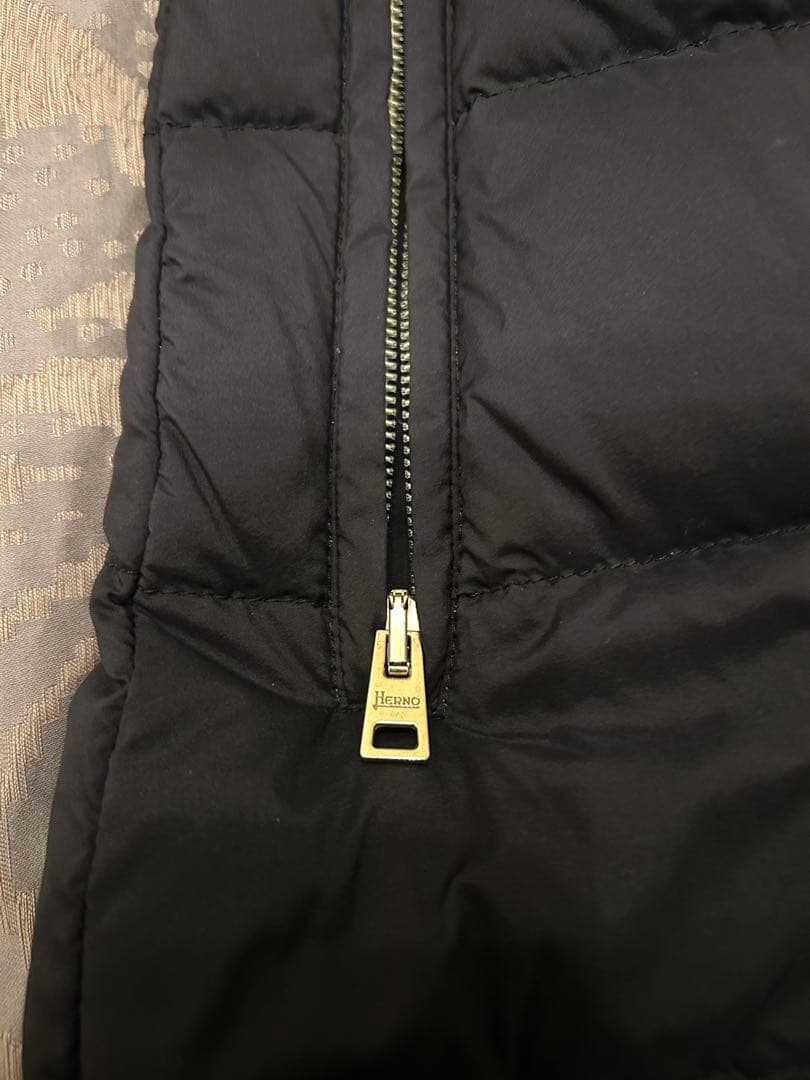★HERNO★ヘルノ★ブラック　ダウン★40サイズ