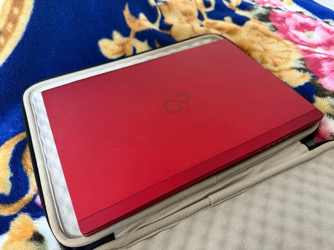 富士通 LIFEBOOK UH75/C3ノートパソコン （もう起動しません）