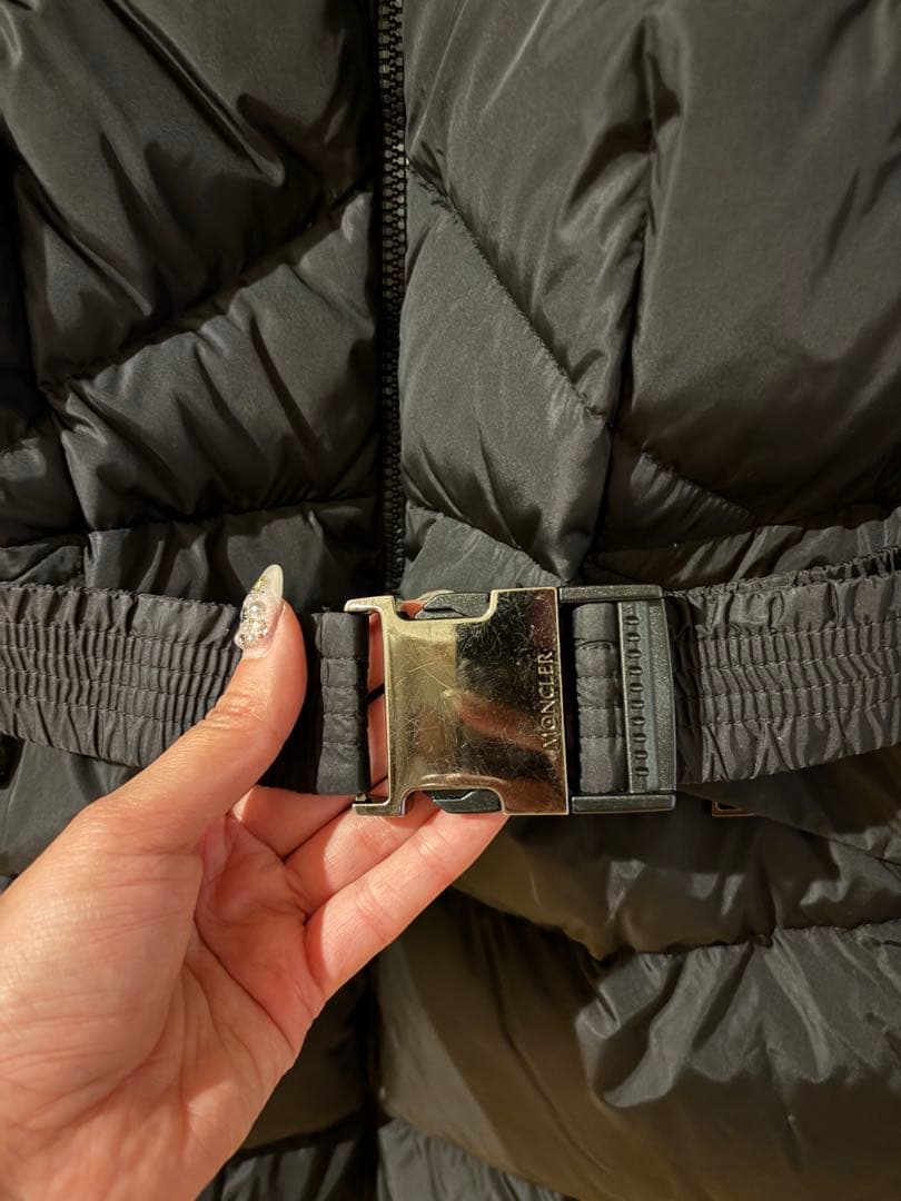 モンクレール 黒 ダウンジャケット ウエストベルト付き