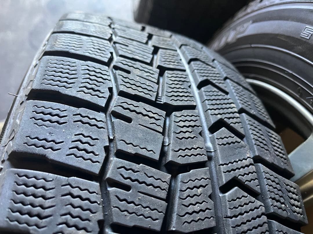 プリウスα スタッドレス205/60r16 ダンロップWM2 5穴　114.3