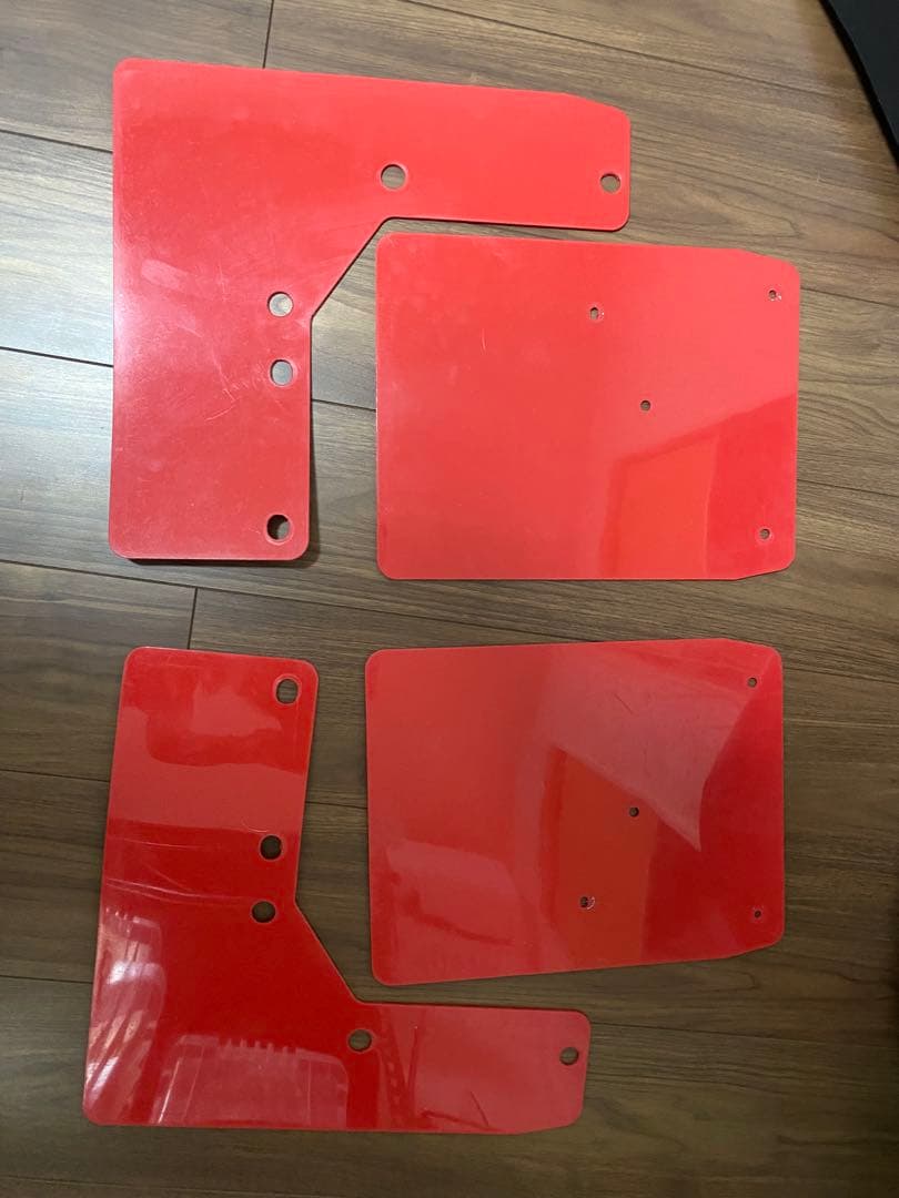 TRD レッド マッドフラップ 4枚セット　 200系ハイエース