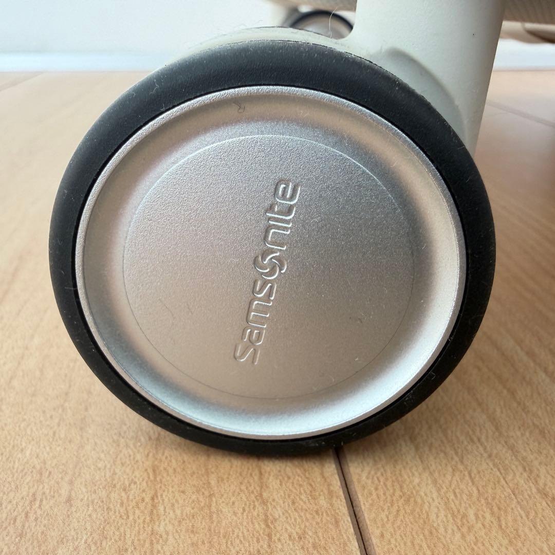 【新品】 サムソナイト Outline Pro Carry-On Spinner