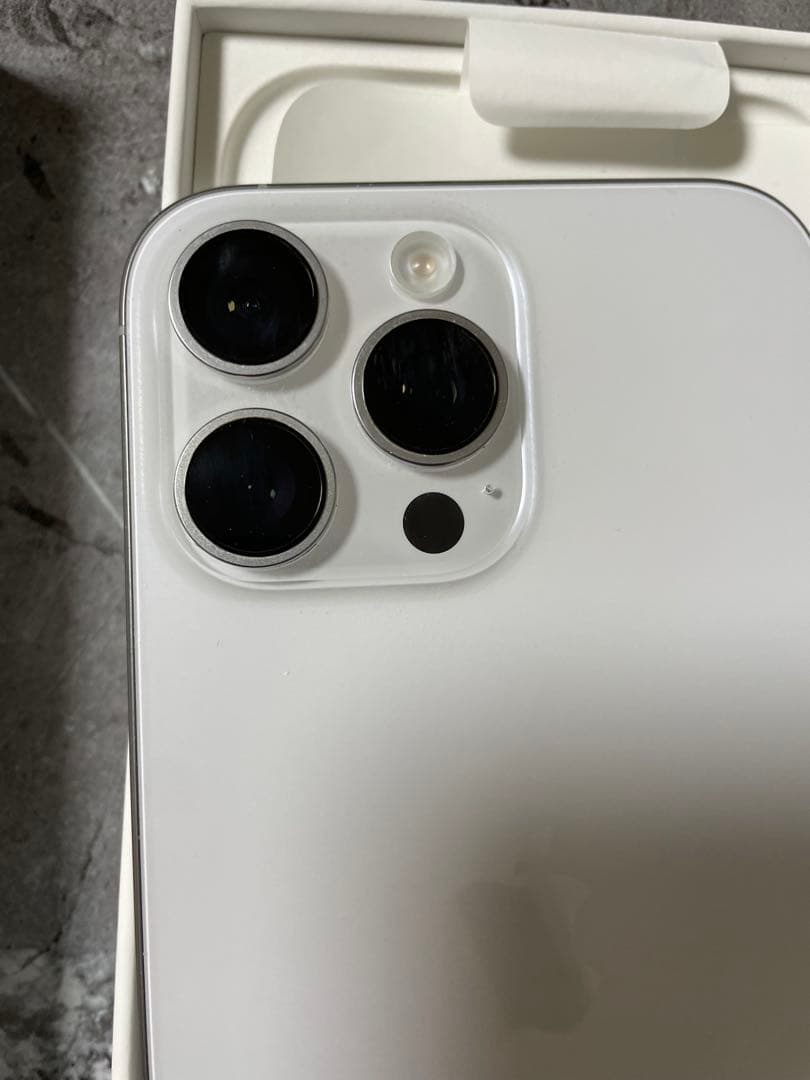 iPhone 16 Pro max 512GB ホワイトチタニウム SIMフリー