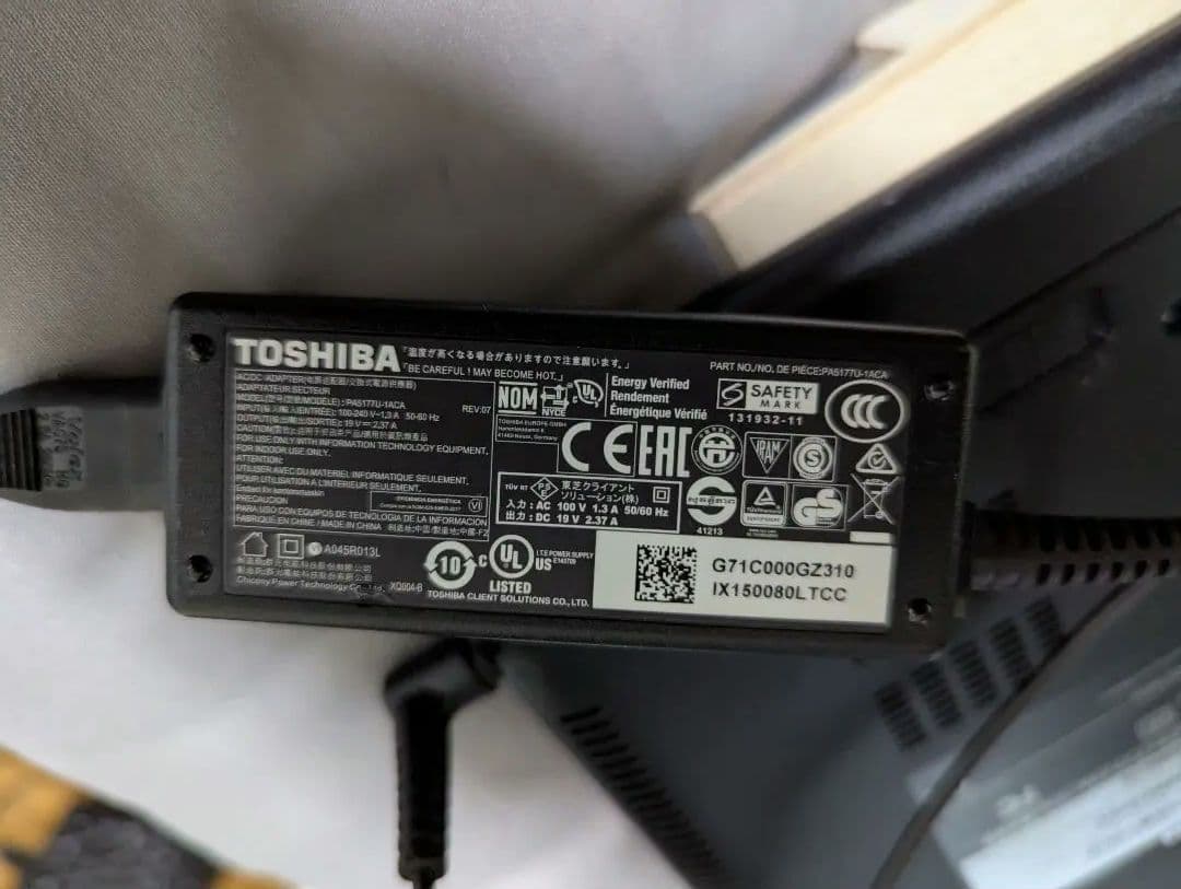 東芝　dynabook b65/j