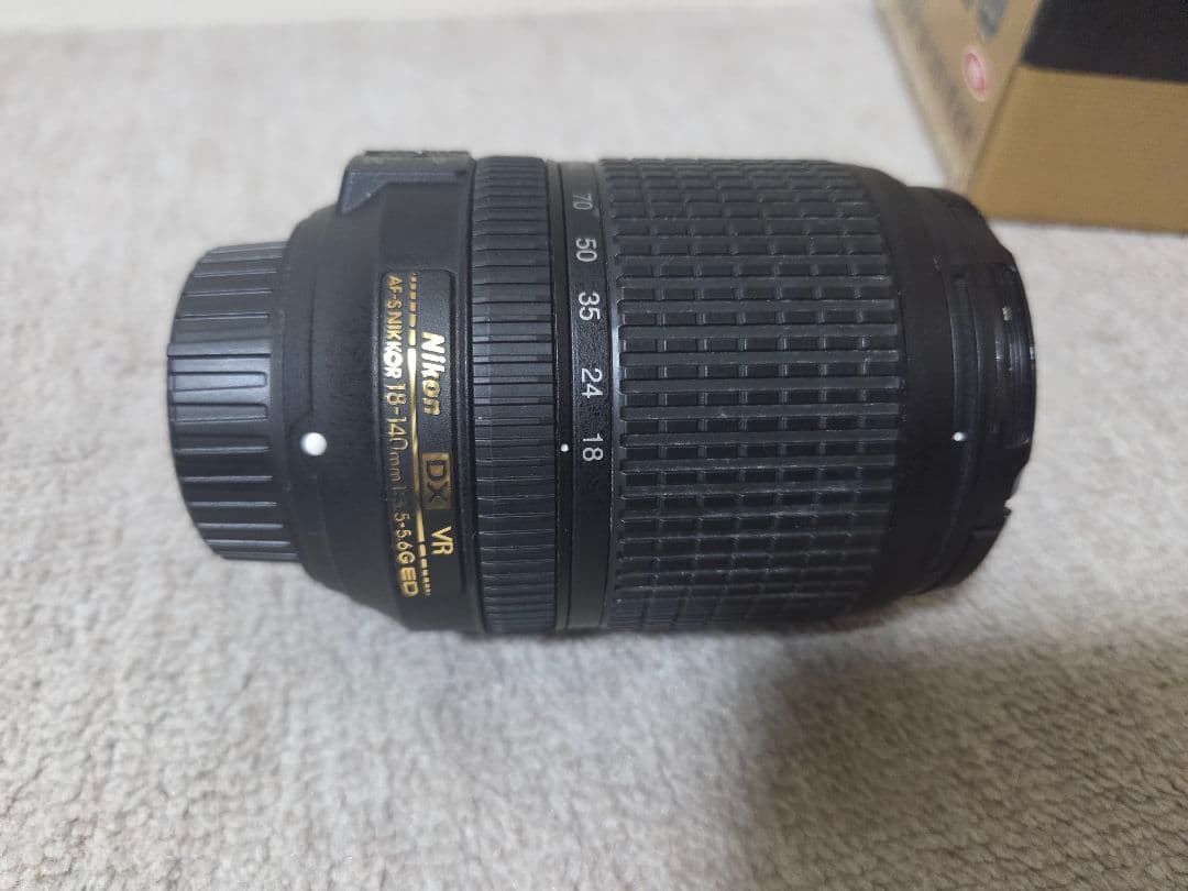 Nikon D5300 レッド 18-140mm VRセット