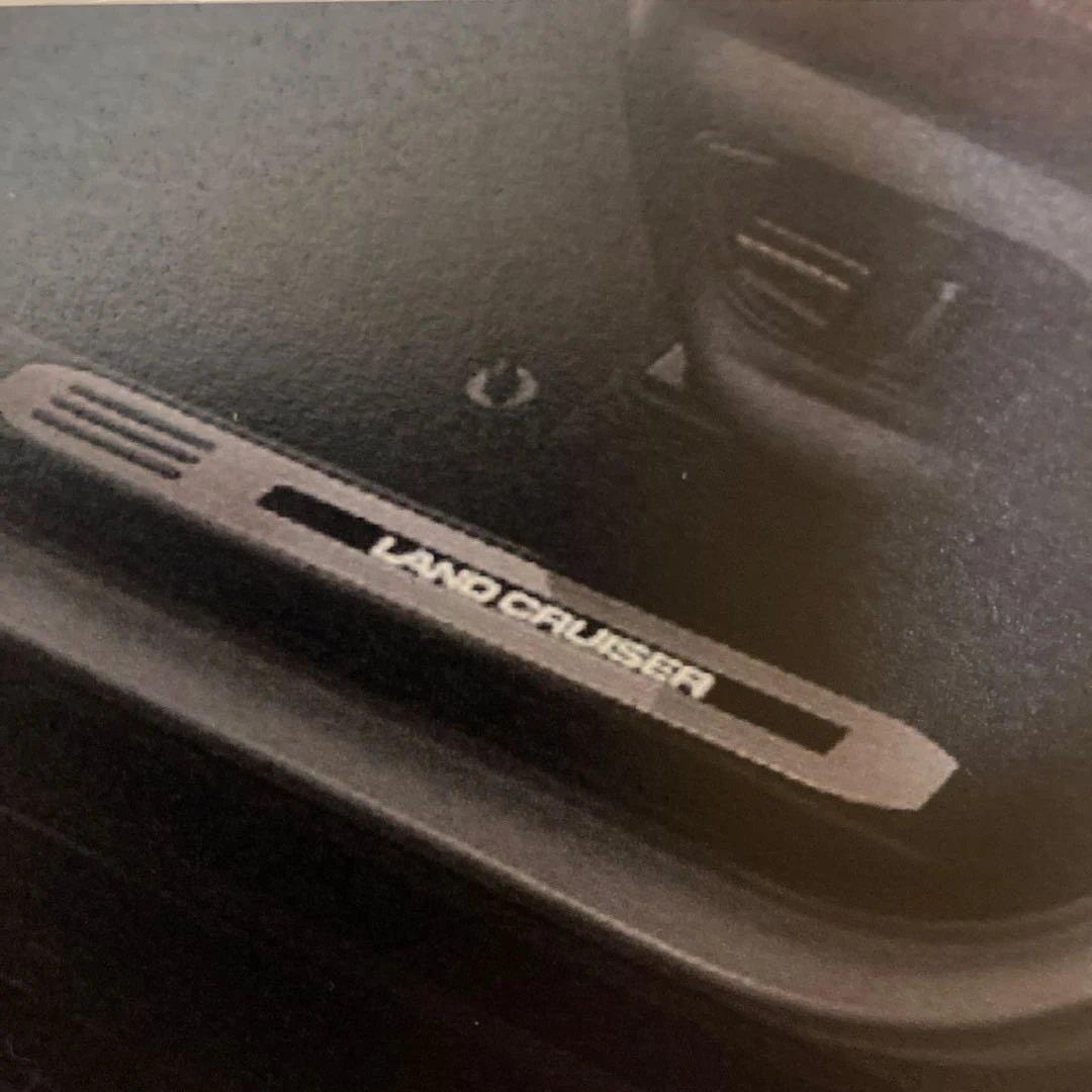 ランクル250 トヨタ純正スカッフイルミネーション