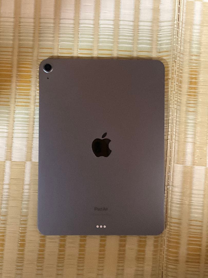 ipad air 第5世代（Wi-Fiモデル，64GB，マジックキーボード付）
