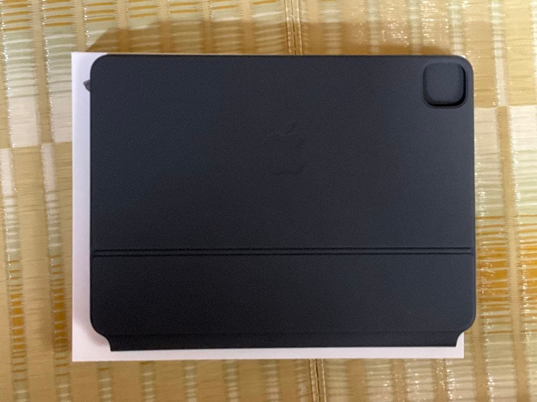 ipad air 第5世代（Wi-Fiモデル，64GB，マジックキーボード付）