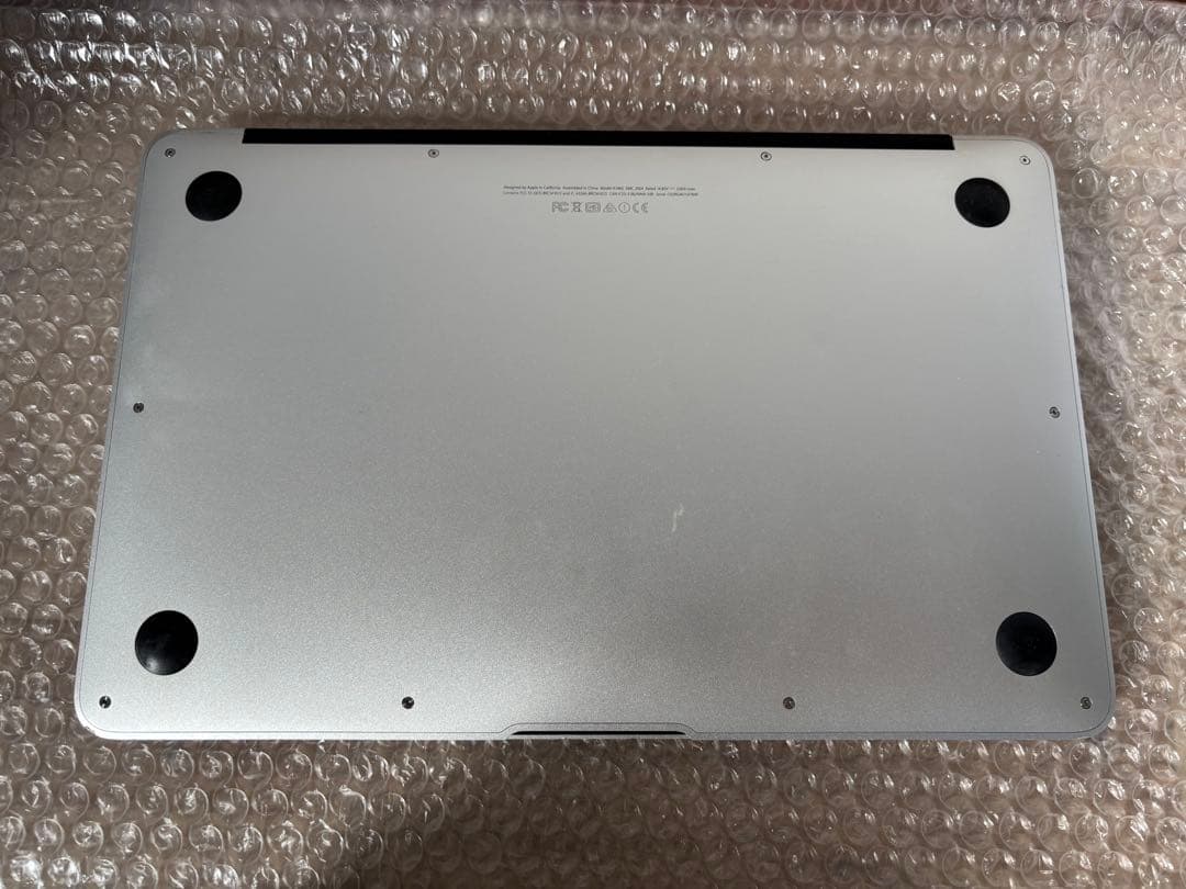 MacBook Air 11インチ　A1465 128GB HD Graphic