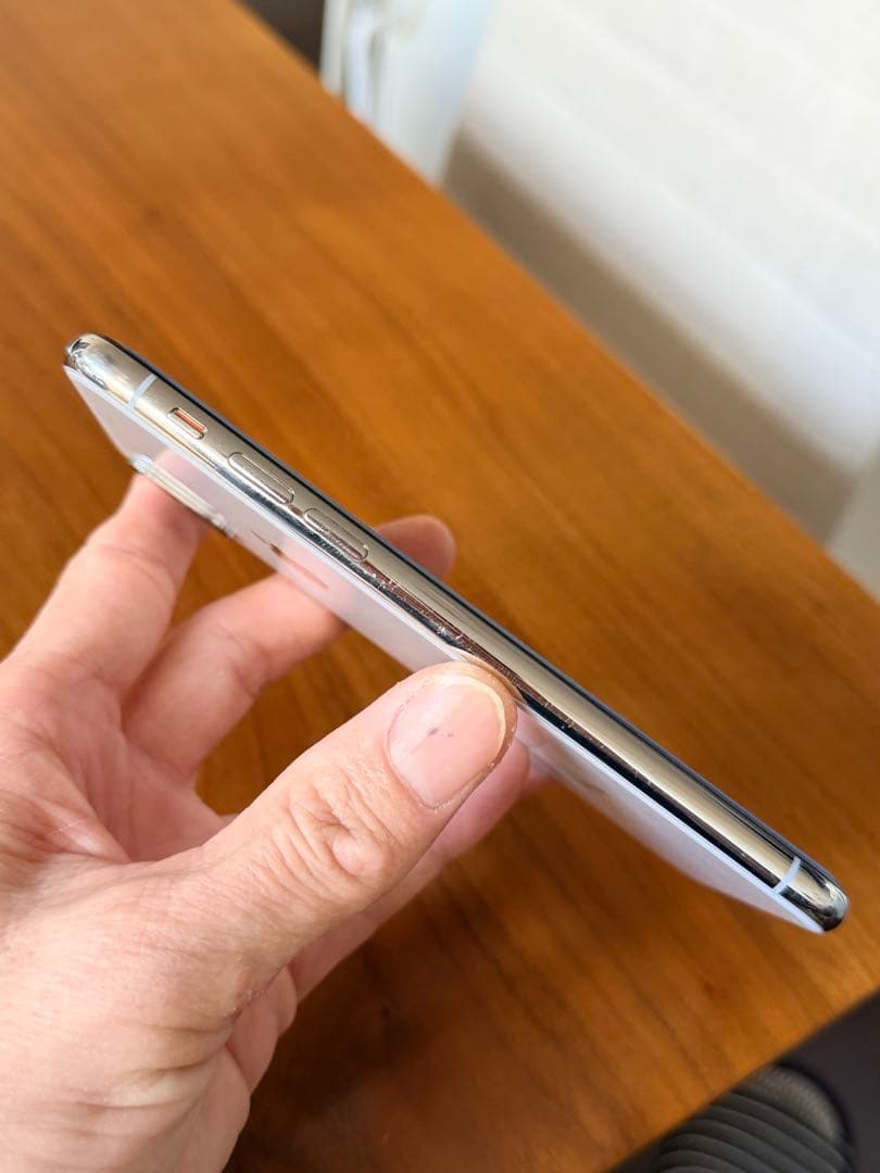 美品　Apple iPhone X ホワイト